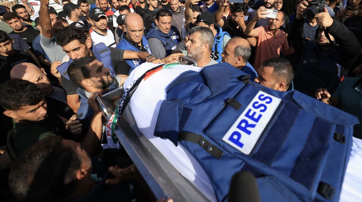 Mahdi Al‑Mamluk: Palestinian Journalist Fatally Shot Near School in Gaza