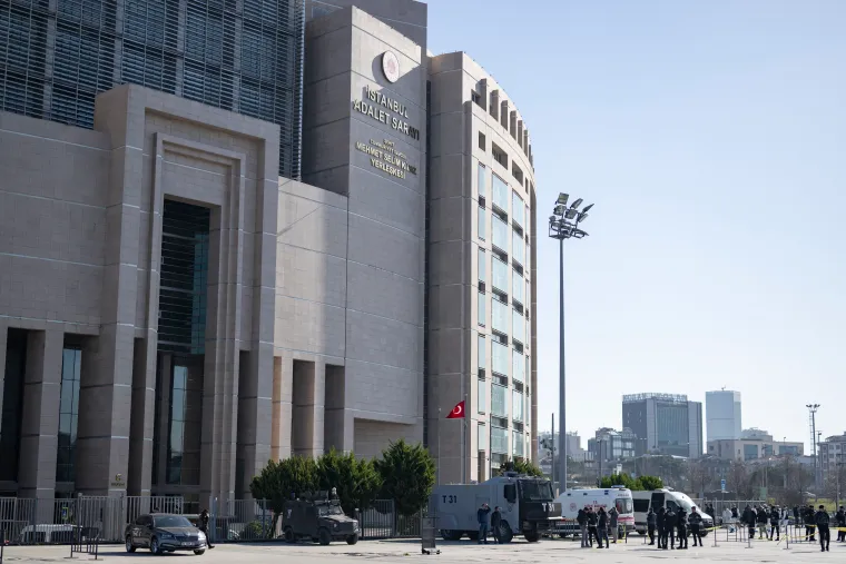 Five Turkish Journalists Sentenced in Coup-Related Retrial Amid Press Freedom Concerns