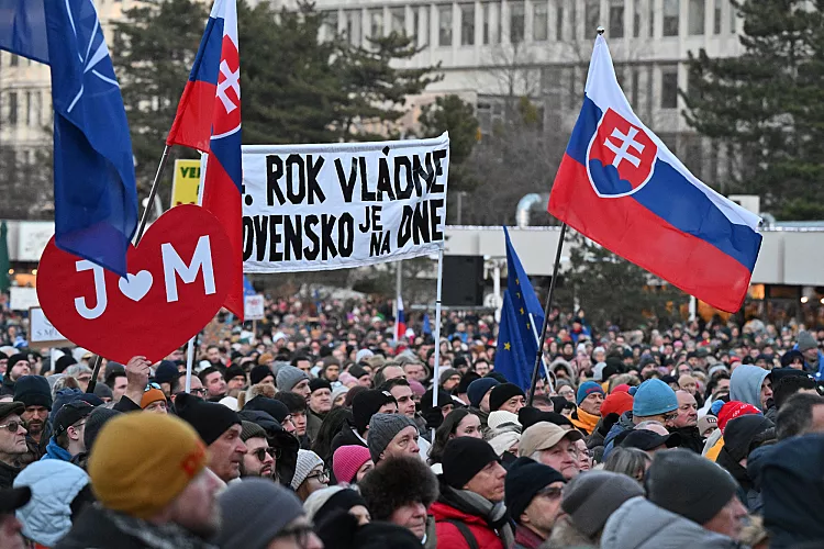 Slovaks Rally to Mark Journalist’s Murder and Protest Government’s Actions