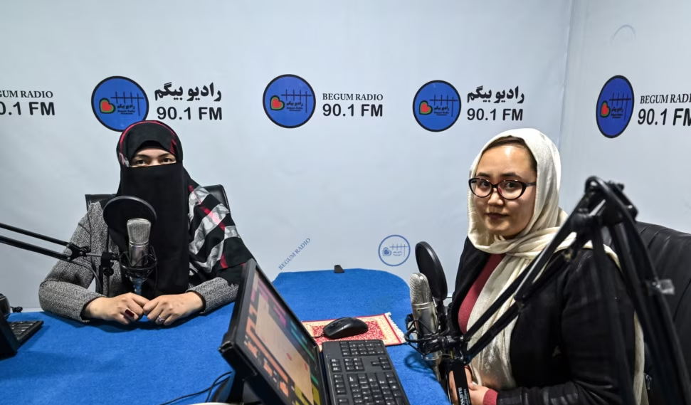 Afghanistan’s Only Women-Led Radio Station Resumes Broadcasting After Taliban Lifts Suspension