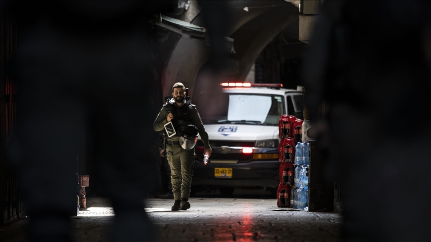 Israeli Journalist Faces Backlash After Soldiers Watch His Show in Raided Palestinian Home