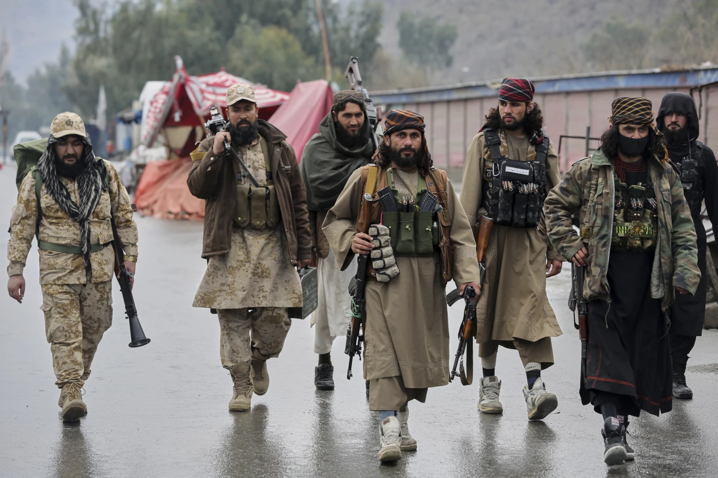 Afghan Journalists Injured by Pakistani Mortar Fire While Covering Border Tensions