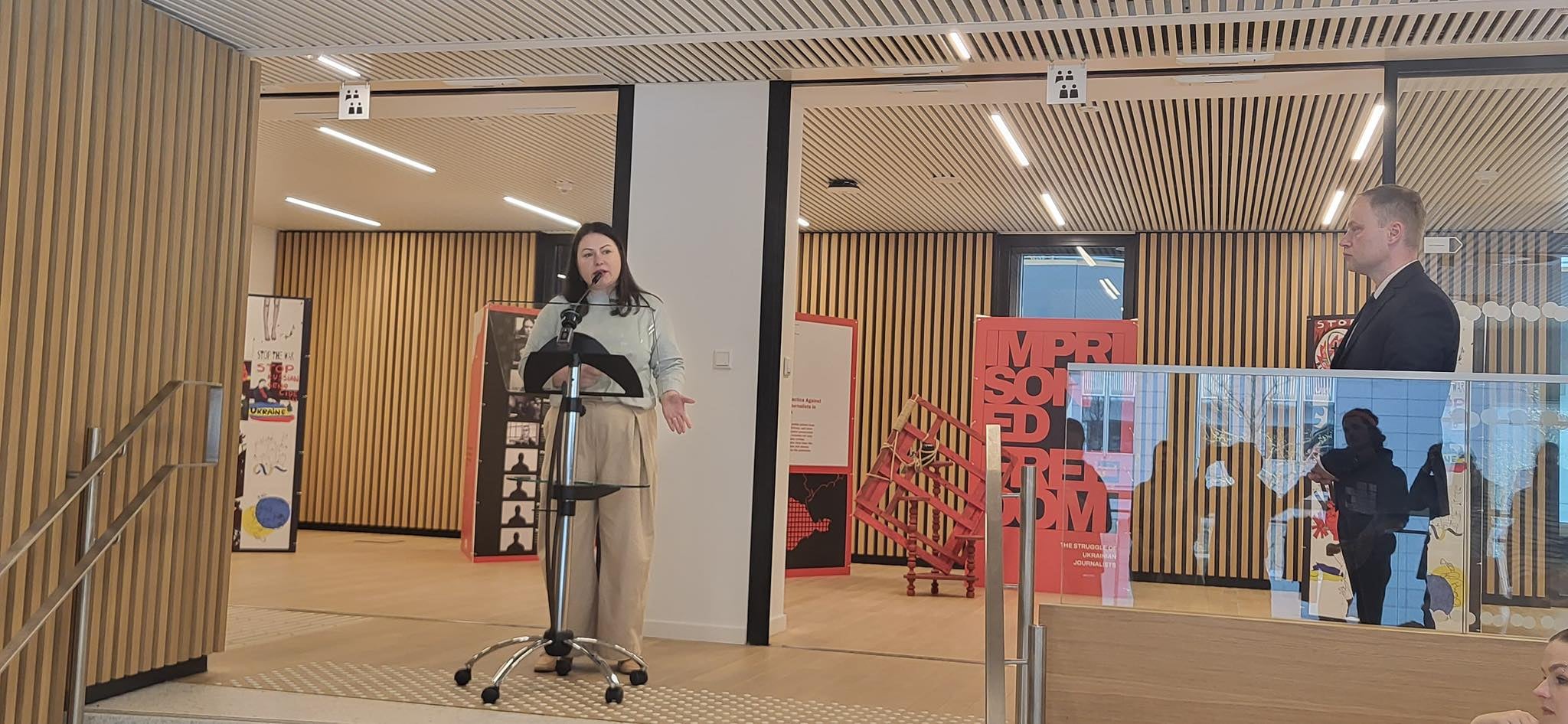 “Imprisoned Freedom” Exhibition in Brussels Highlights Plight of Ukrainian Journalists in Russian Captivity