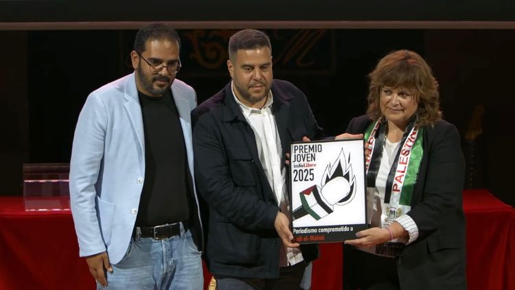 Al Jazeera Cameraman Fadi Al-Waheedi Wins “Youth for Committed Journalism” Award
