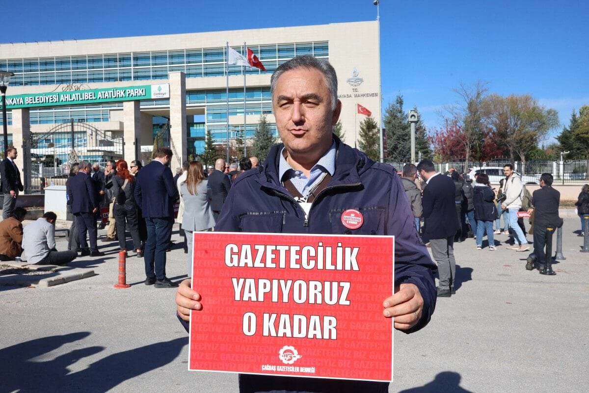 Travel Ban Imposed on Turkish Journalist After Column on E-Signature Data Breach