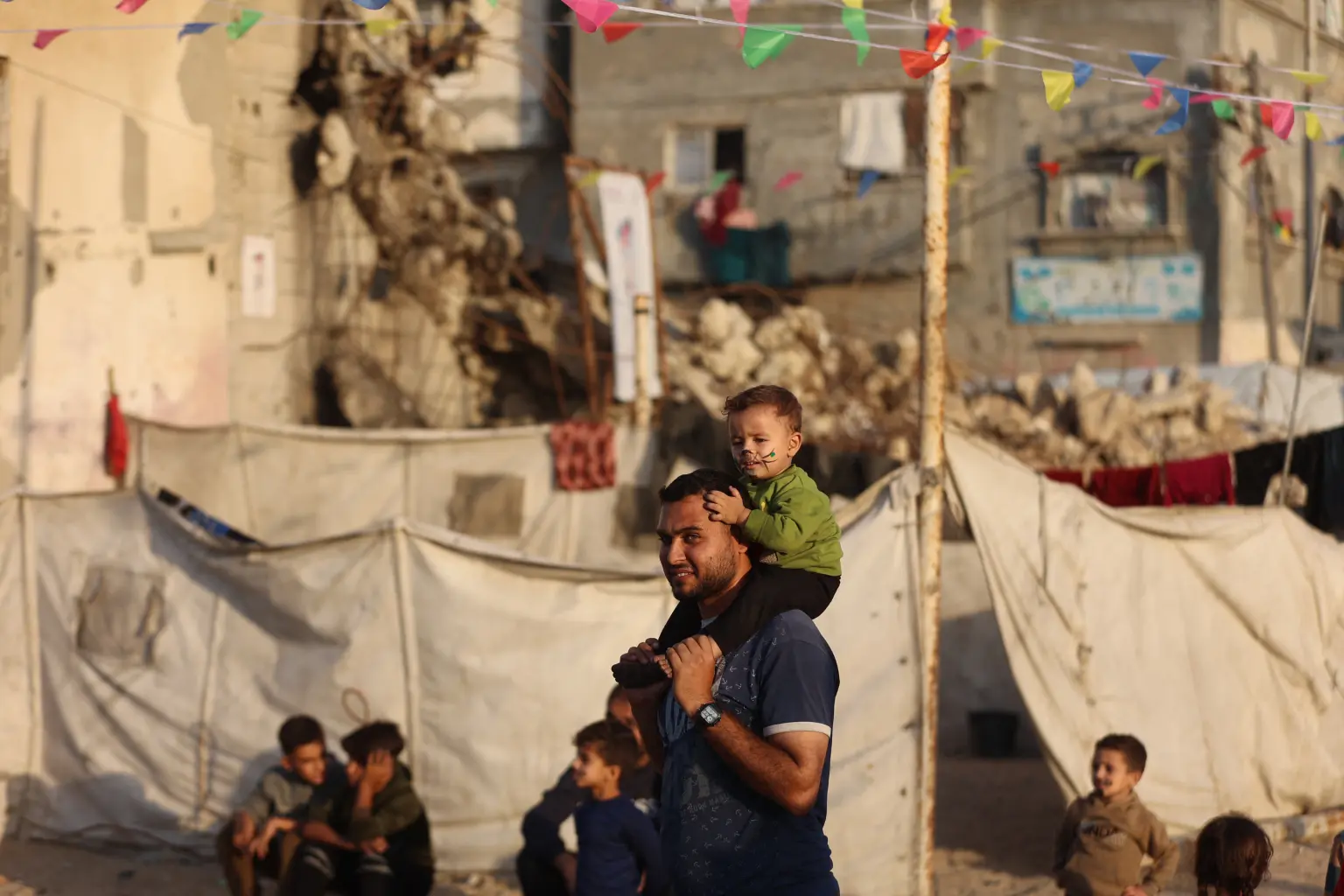 Journalist in Gaza Denies Being a “Fake Reporter” after New X Location Tag Sparks Spat