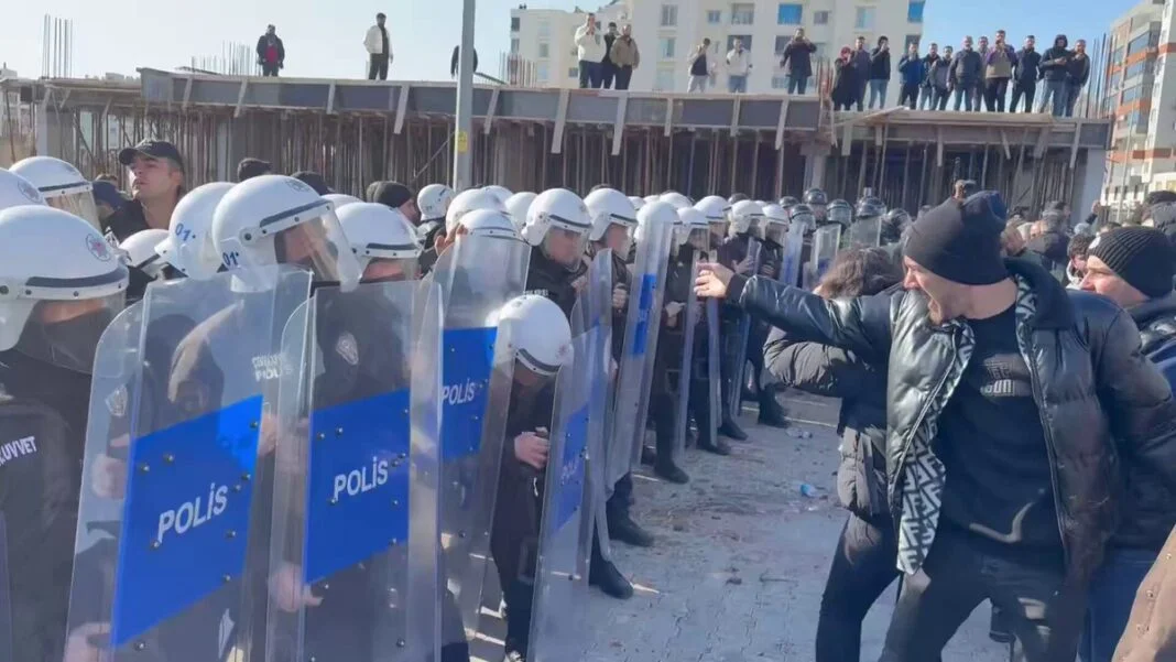 Six Journalists Detained in Turkey While Covering Syria Border Protest