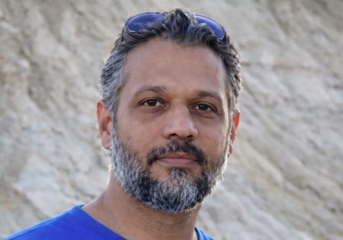 Iranian Security Forces Arrest Bahá’í Photographer Navid Irani Amid Internet Blackout